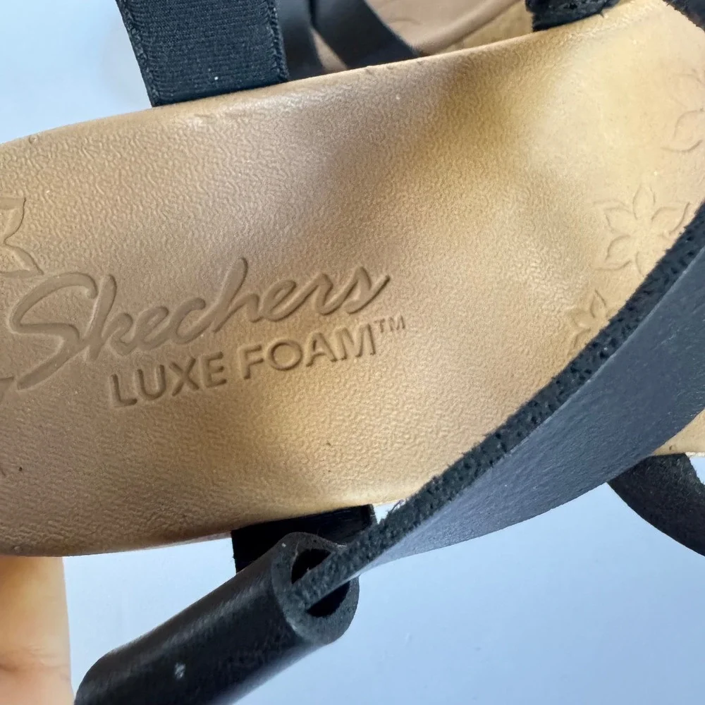 Skechers Luxe Foam Black Wedge Sandals Adjustable‎ Strap Comfortable Shoes Sz 10